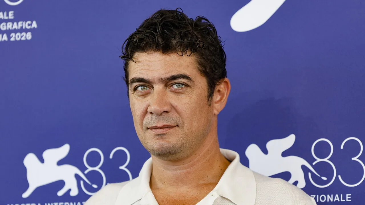 Riccardo Scamarcio presenta a Venezia 'I figli della scimmia', opera prima di Tommaso Landucci