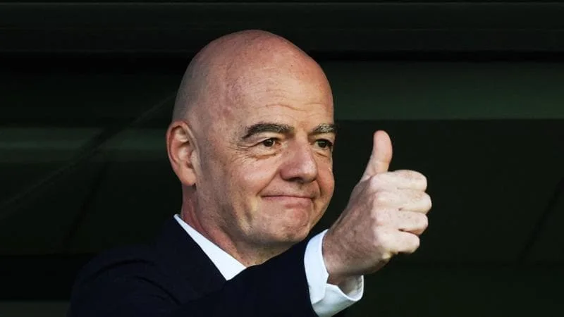 Gianni Infantino si ricandida alla presidenza della Fifa nel 2027