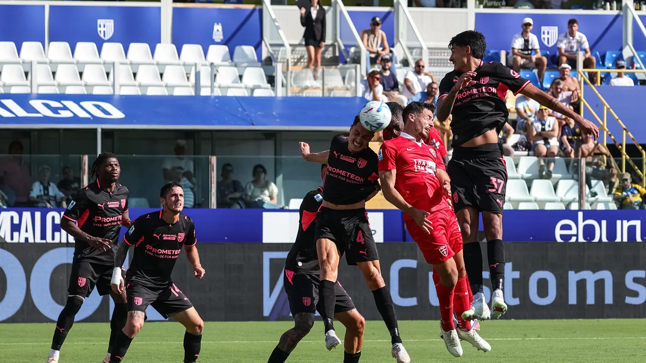Parma e Monza pareggiano 1-1 al Tardini: primo punto per entrambe, decide Lontani