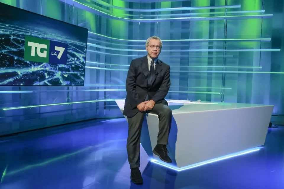 Enrico Mentana lascia La7: l'addio al Tg dopo 16 anni, ultima edizione il 23 dicembre