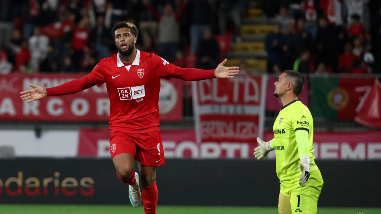 Varela in forma: Monza vince 4‑0 sul Cagliari