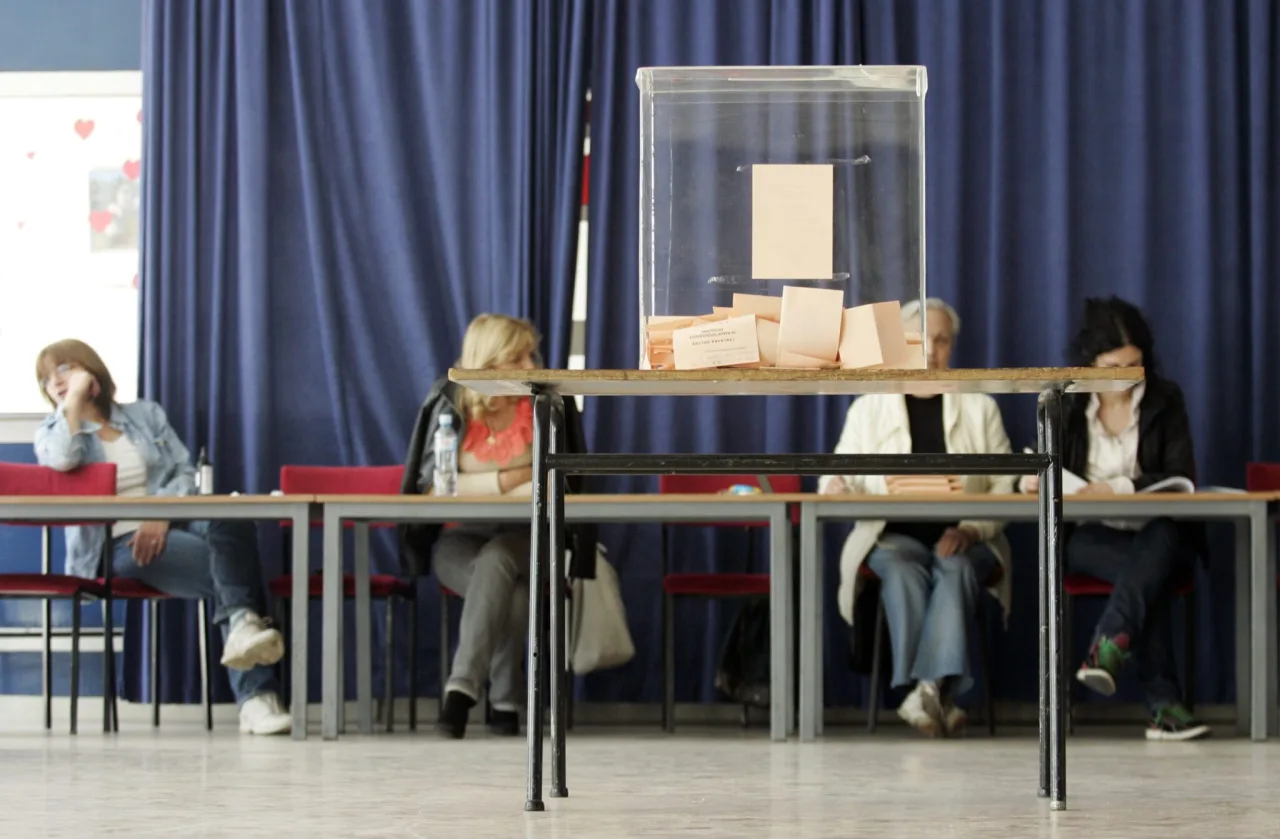 Serbians Abroad Organize Shared Transport and Accommodation for Snap Elections