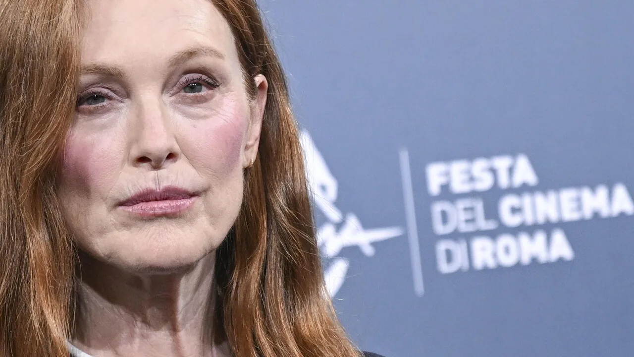 Julianne Moore, 'faccio l'attrice, ma amo essere invisibile'