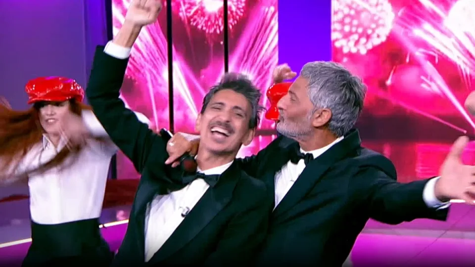 Fiorello al TG1: varietà e battute politiche in studio