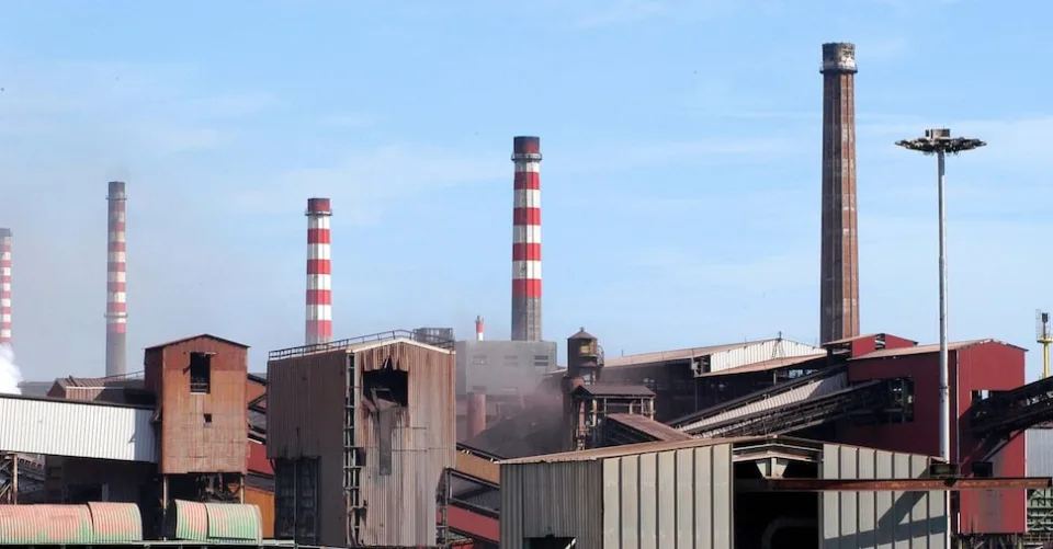 Licenziamento collettivo Ex Ilva: Acciaierie d'Italia avvia la procedura per l'80% dei dirigenti